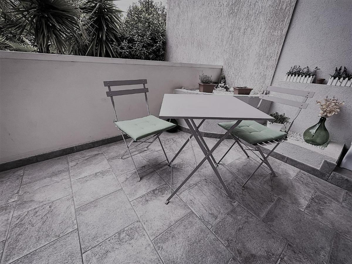 Dea Del Salento Apartment Lecce Ngoại thất bức ảnh